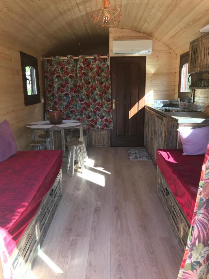 Roulotte de Florette Tourrettes-sur-Loup Extérieur photo